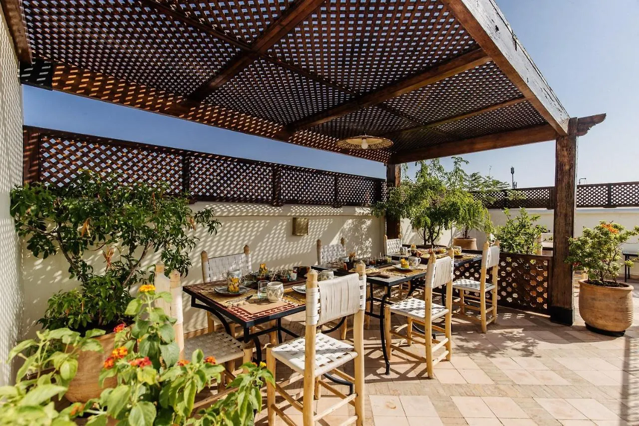 Riad Nayanour Μαρακές Πανσιόν